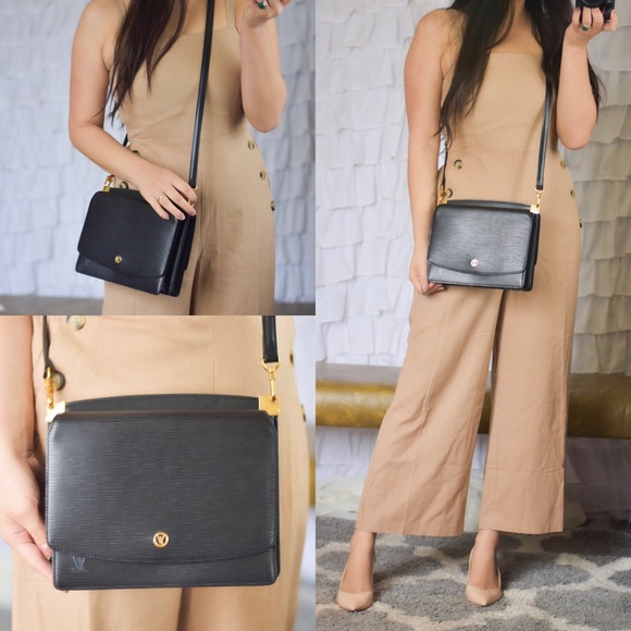 Louis Vuitton Handbags - 🖤RARE🖤Pouchette Epi Grenelle Crossbody In Noir